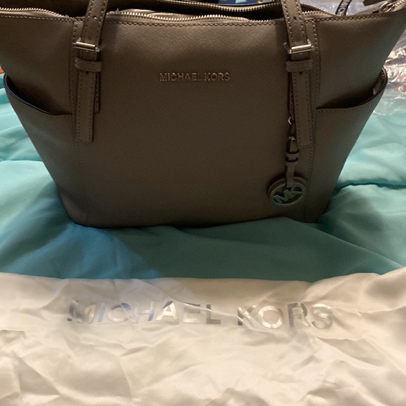 Gray Michael Kors purse - Picture 4 of 7